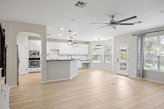 Building Photo - 11109 Claro Vista Cove