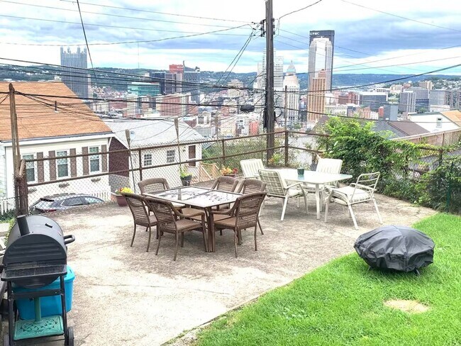 Building Photo - 9 Bailey Ave