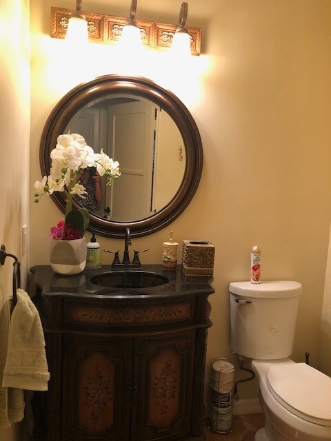 Powder Room - 251 N Almont Dr