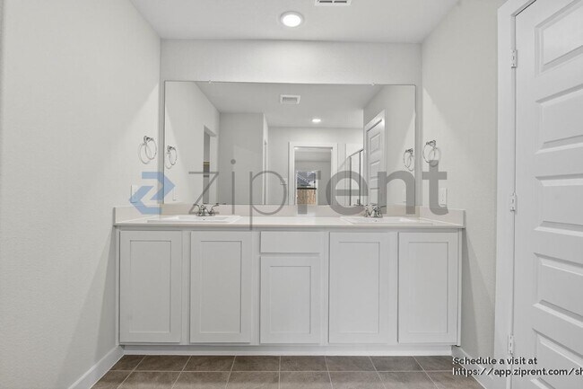 Building Photo - 1010 Rosemary Hl Dr