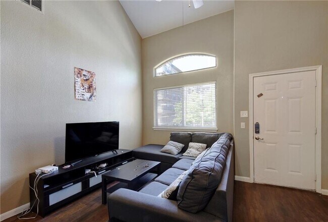 Building Photo - 2606 Salado St