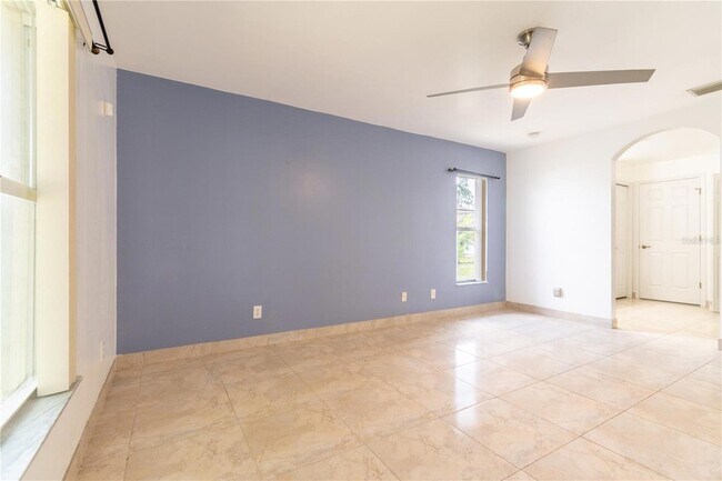 Building Photo - 4913 Cromey Rd