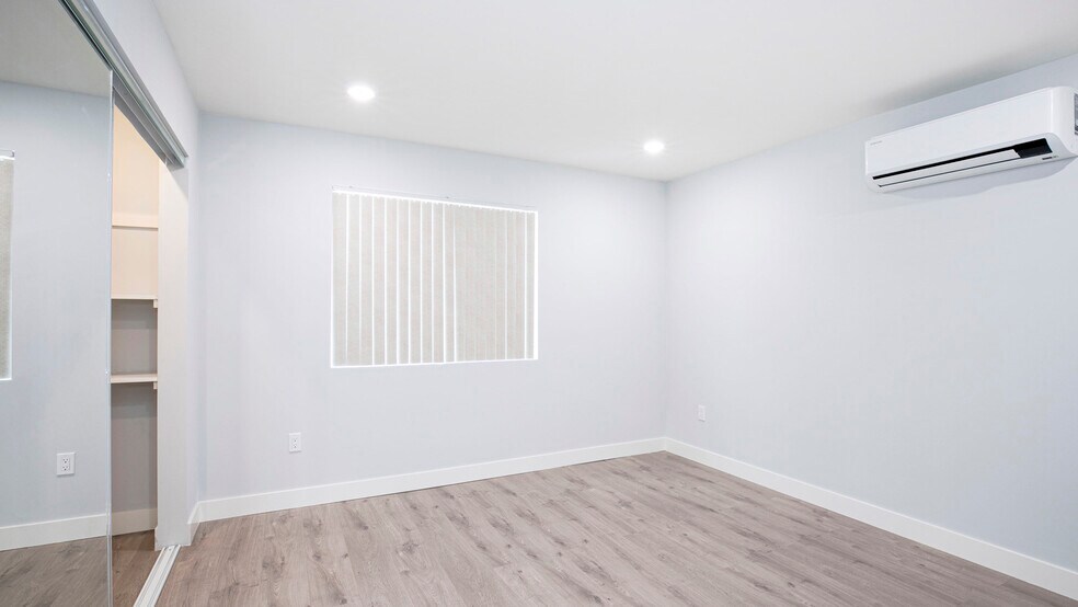 Building Photo - 12258 Vanowen St