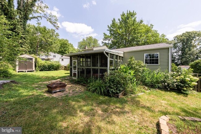 Building Photo - 9802 Brightlea Dr