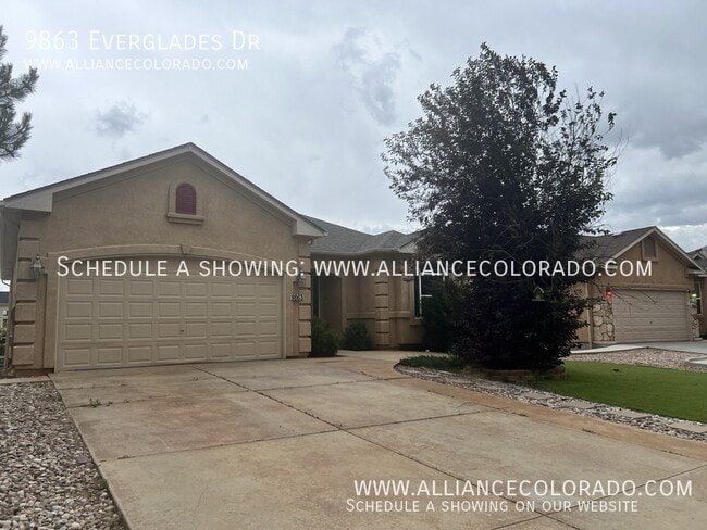 Building Photo - 9863 Everglades Dr