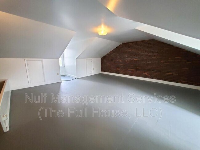 Building Photo - 1643 Fifth Ave
