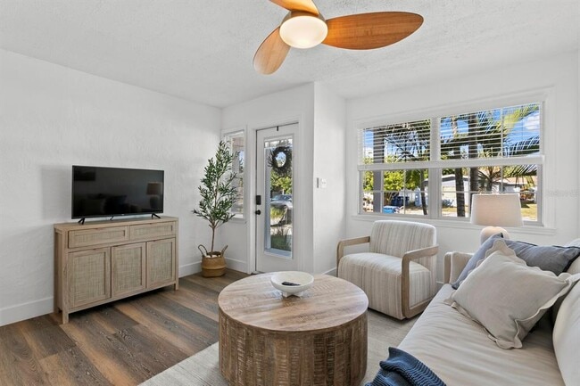 Building Photo - 13304 2nd St E