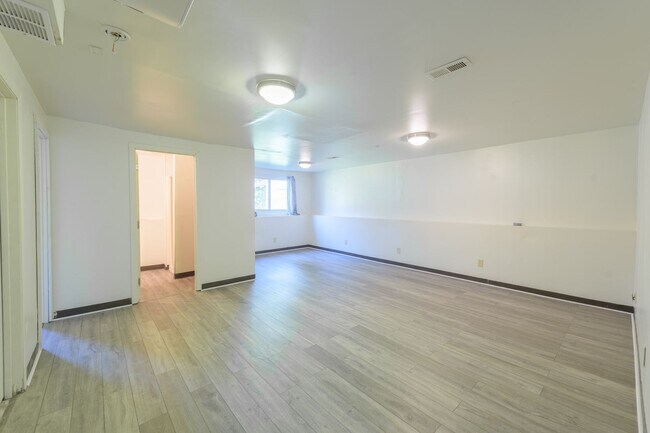 Building Photo - 6124 73rd Ave N