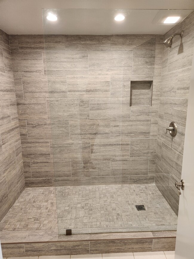 Building Photo - 25082 Owens Lake Cir