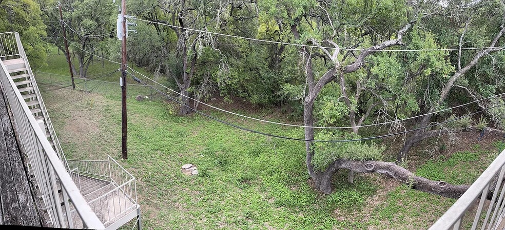 Building Photo - Room in Apartment on Indio Dr
