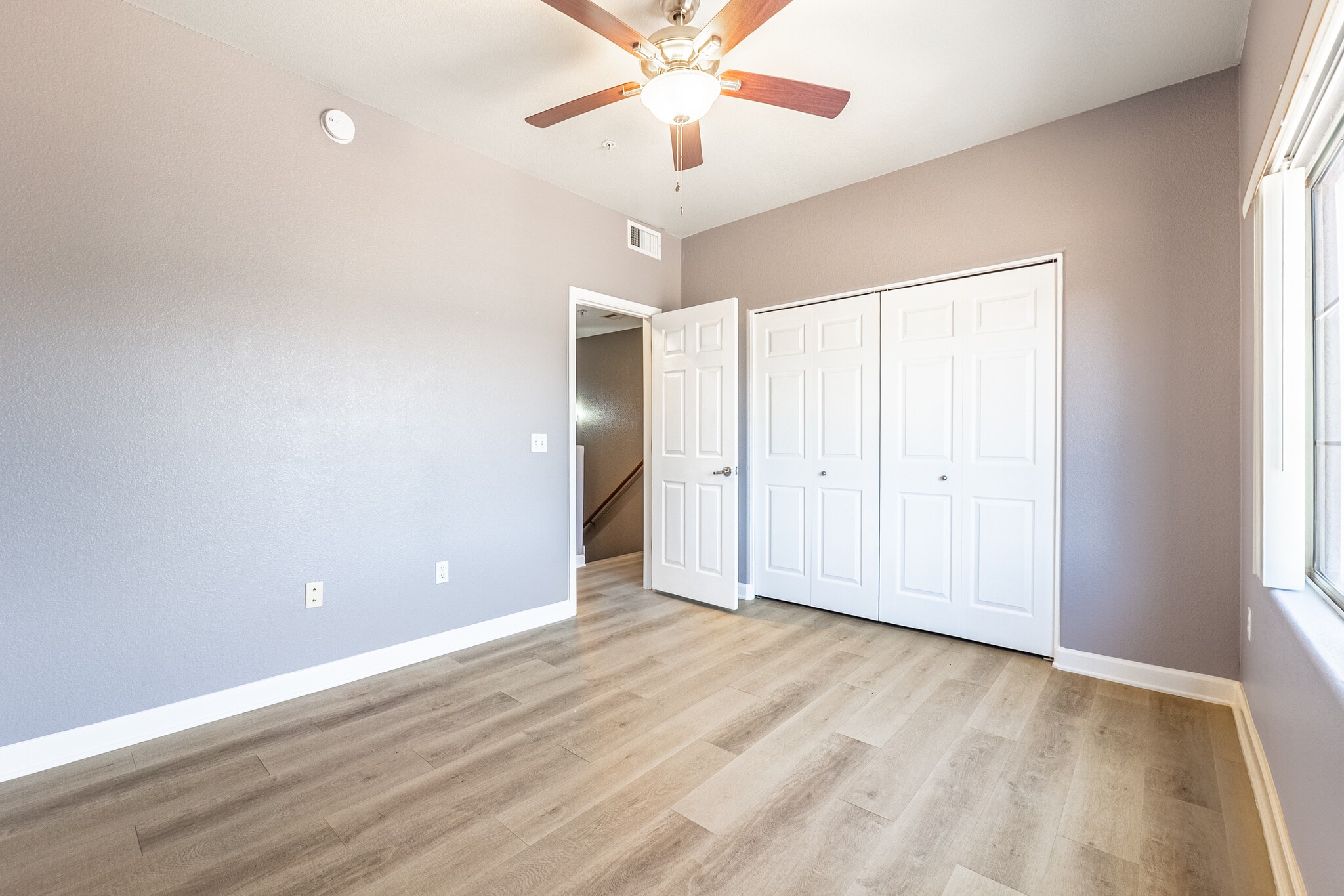 Building Photo - 4455 E Paradise Village Pky S