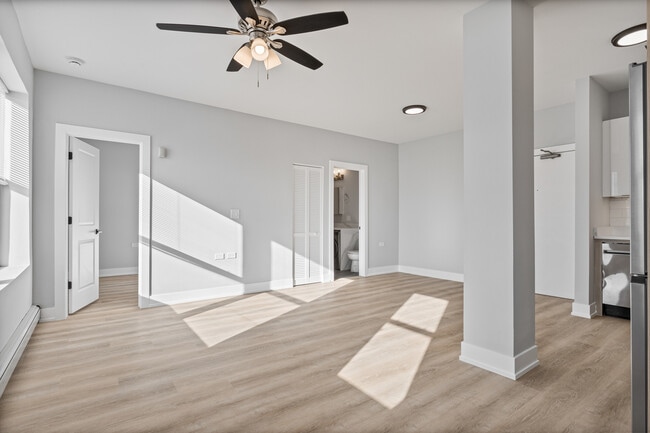 Building Photo - 1625 W Howard St