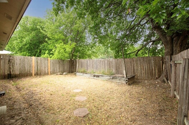 Building Photo - 9902 Brasher Dr