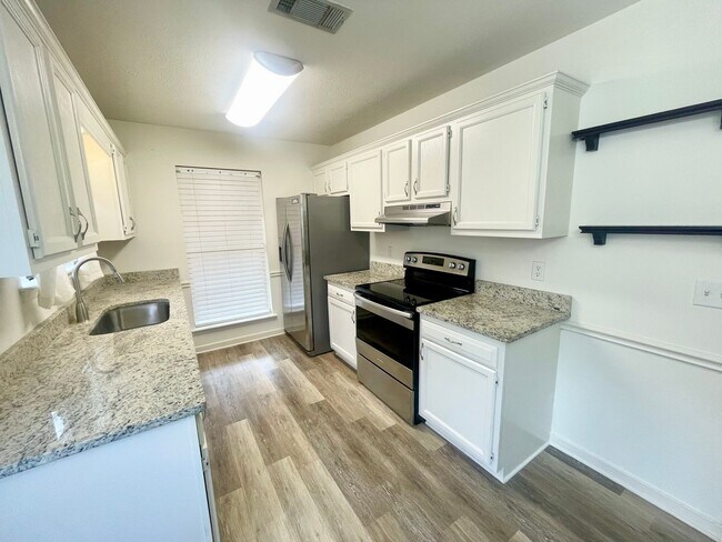 Building Photo - 242 Village Cove