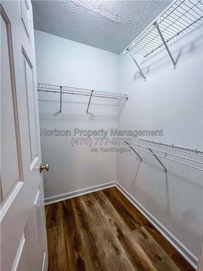 Building Photo - 3971 Hidden Hollow Dr