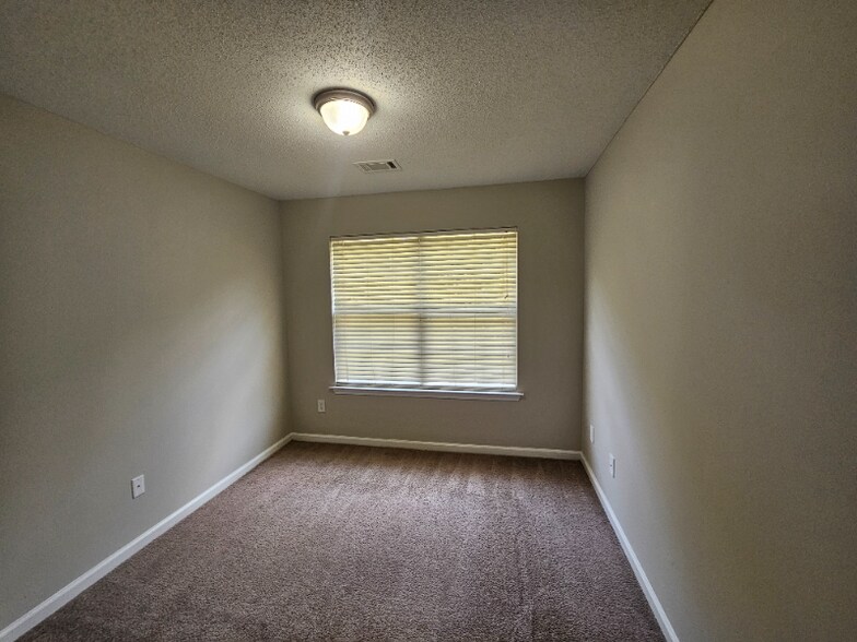 Building Photo - 128 Odyssey Turn NW