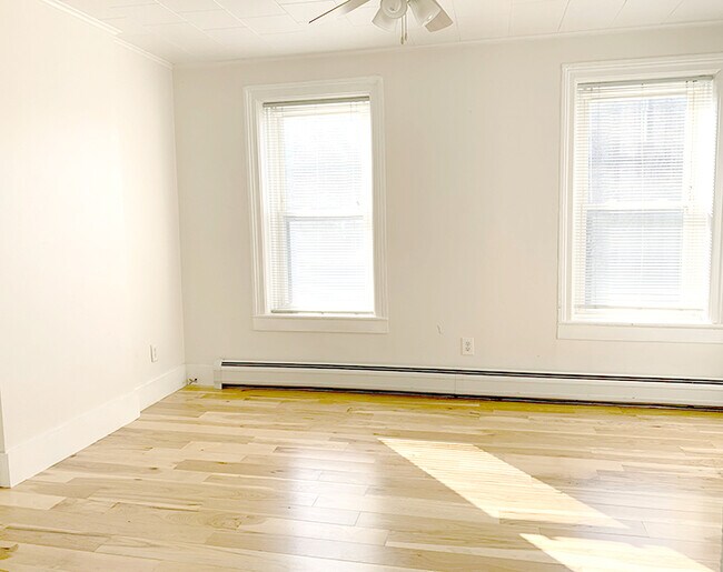 Building Photo - 1110 5th Ave