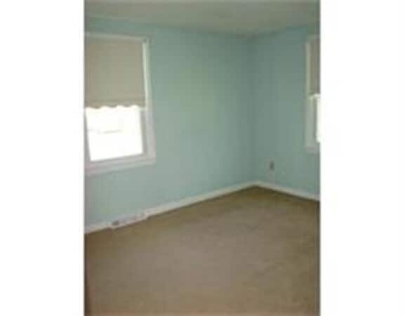 Building Photo - 9 Silver Birch Ave