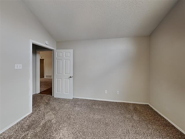 Building Photo - 813 NW Park Meadow Ln