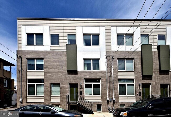 Primary Photo - 2630 Livingston St
