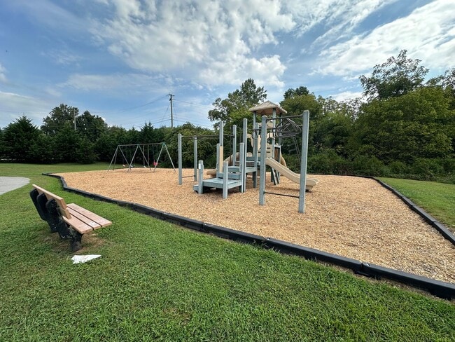 Building Photo - Charming Karns, 3-4 bedroom Home on Quiet ...