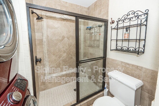 Building Photo - 834 Harbor Pl Dr