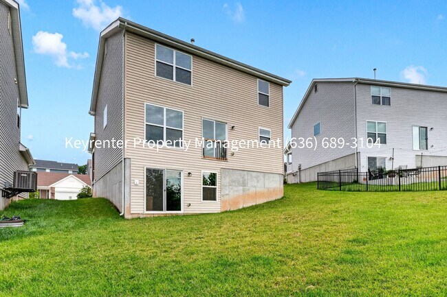 Building Photo - 2823 Winding Valley Dr