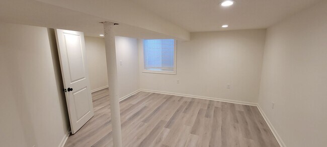 Building Photo - Tiehen Realty - Booth