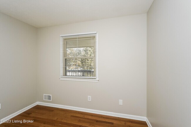 Building Photo - 11004 Albion Dr