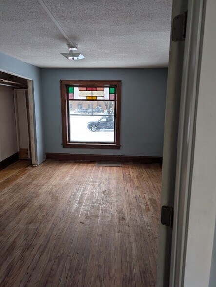 Building Photo - 611 4th St SW