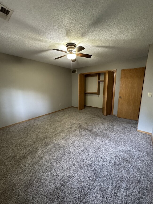 Building Photo - 107 S Gordon St