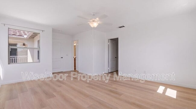 Building Photo - 1087 Waterfall Way