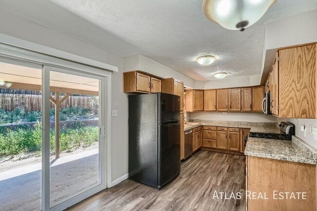 Building Photo - 1966 S Olathe St