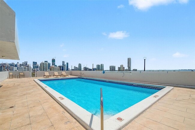 Building Photo - 2950 SW 3rd Ave