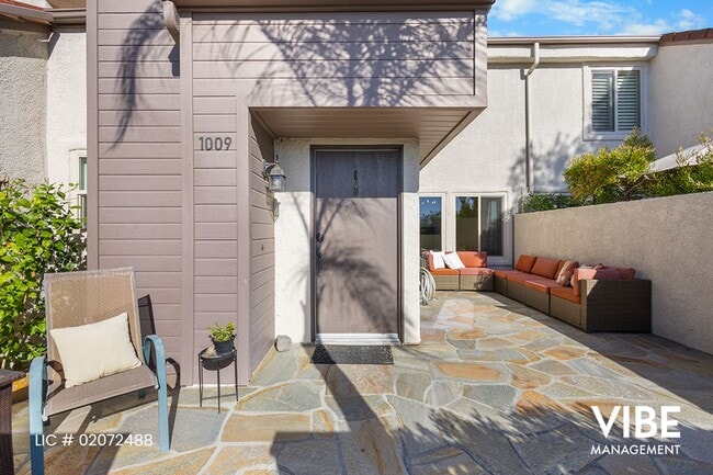 Building Photo - LOCATION, LOCATION, LOCATION!!!! "Hidden C...