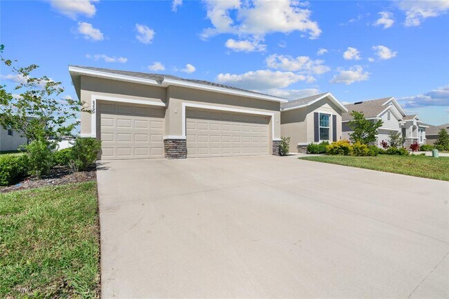 Building Photo - 8260 SW 59th Ave
