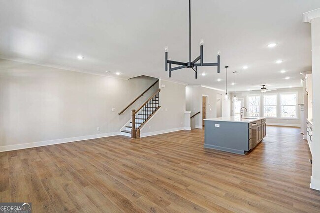 Building Photo - 152 Palm St