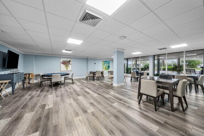 Building Photo - 3546 S Ocean Blvd