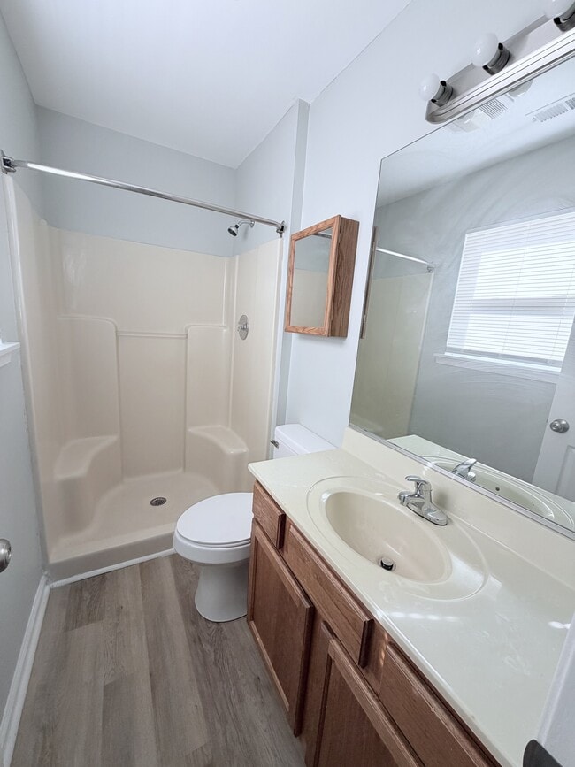 Building Photo - 411 Dover St