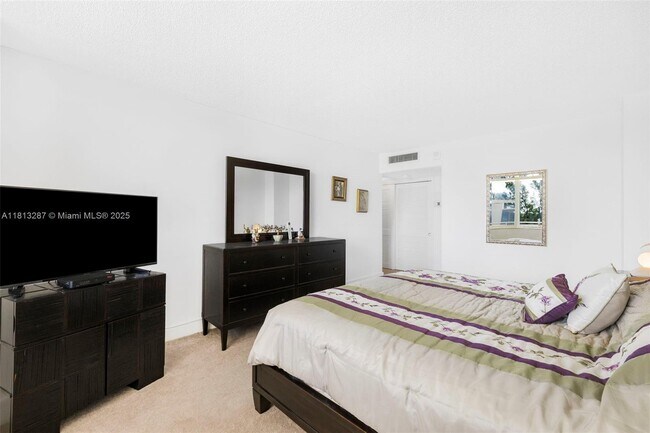 Building Photo - 3180 S Ocean Dr