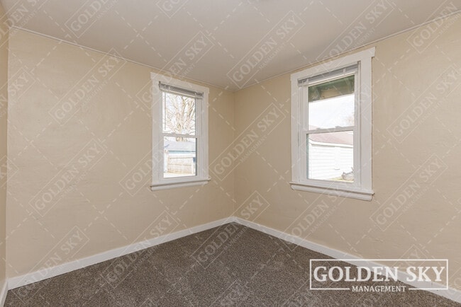 Building Photo - 802 E 25th St