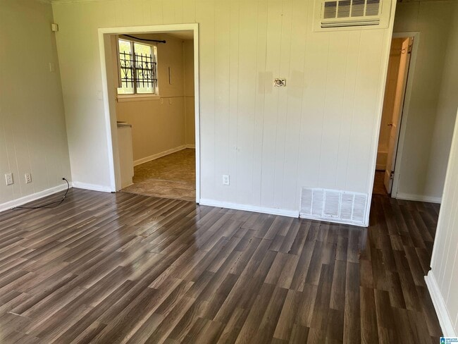 Building Photo - 1405 Woodward Rd