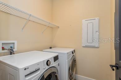 Building Photo - 8276 Modiano St