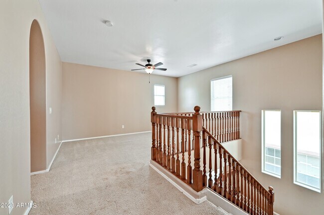 Building Photo - 1165 E Gail Dr