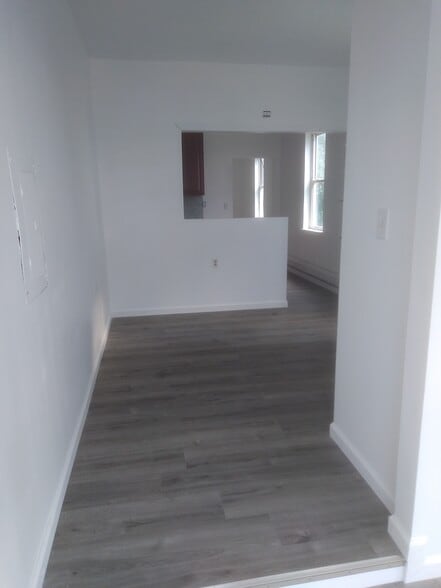 livingroom - 32 Bay Ave