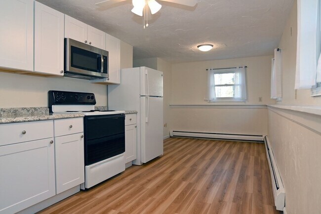 Building Photo - 12 Sunnyside Ave