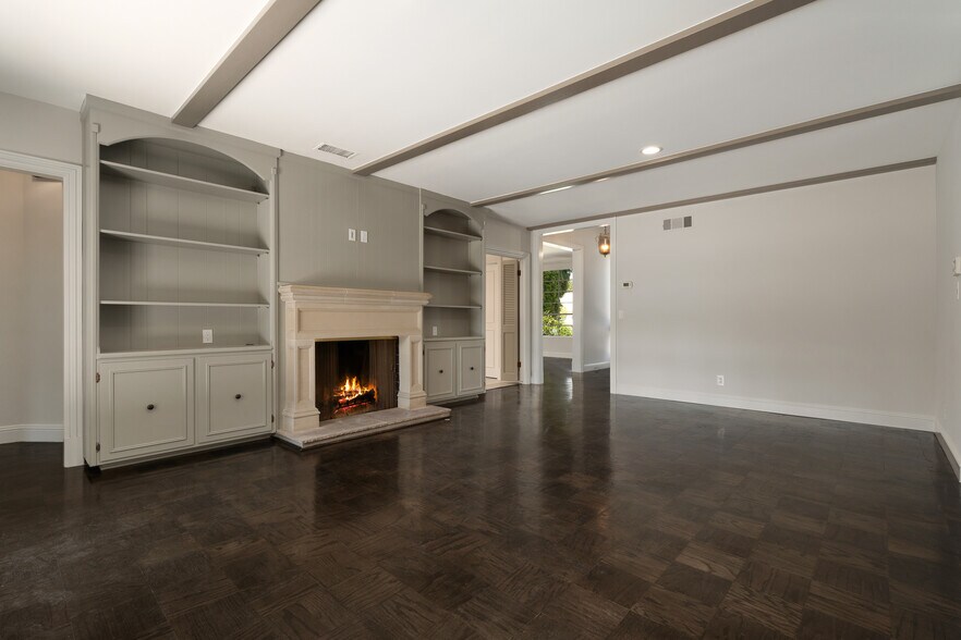 Building Photo - 519 N Rexford Dr