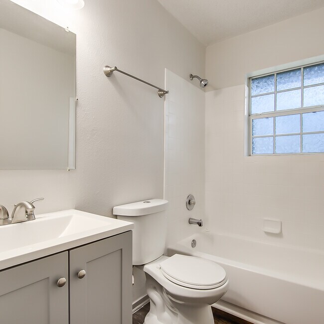 Building Photo - 3BR/1.0BA Single Family - Seagoville