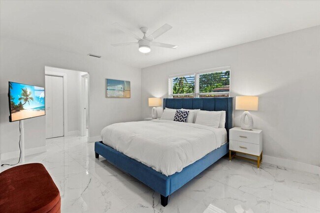 Building Photo - 5136 Beechwood Rd