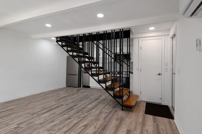 Building Photo - Charming 1BR Condo in Palm Bay